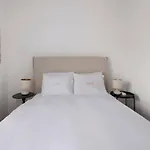 Apartment Luxury Beachfront