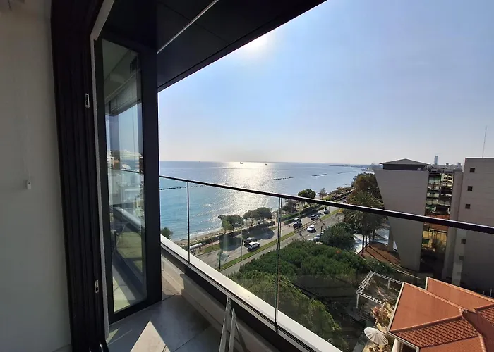 Luxury Beachfront Appartamento *