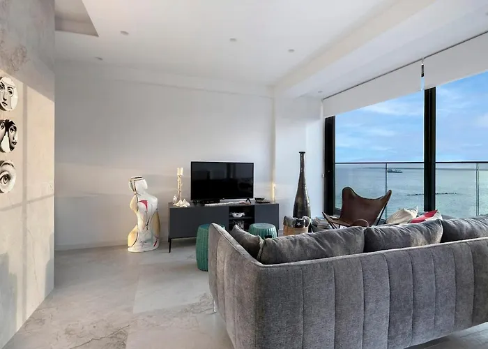 Apartment Luxury Beachfront